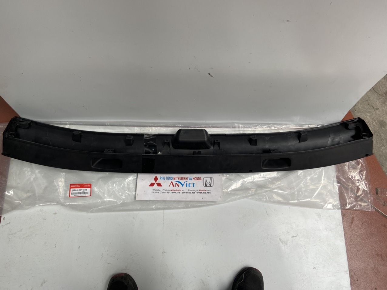 Ốp nhựa cốp sau xe Honda CRV 2013-2017 