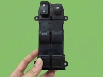 35750TRDP01 Công tắc lên xuống kính cửa trước Lh Tổng  honda brio 2019 22 giắc 1 auto