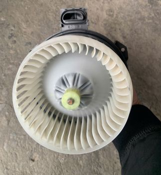 Mô tơ quạt dàn lạnh trong táp lô  Xe Honda Brio 2019-2021 79310TG1P01 79310-TG1-P01