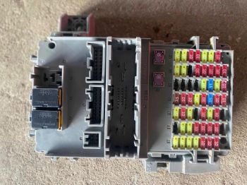 bãi 38200T20H01   Hộp cầu chì trong táp lô civic 2022 2023 2024 2025   Civic eHev hybrid 2025 38200-T20-H01   