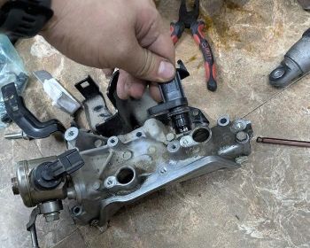 Bơm cao áp và Đế bắt bơm cao áp nhiên liệu xăng Honda HRV 2022,  Civic 1.5 tubo 2023, 2016-2020 hàng bãi