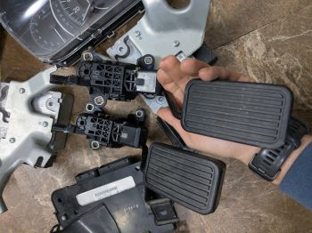 Bộ bàn đạp chân gas (gồm cảm biến) xe Honda Crv 2013-2017 hàng bãi