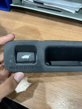 Công tắc đóng mở cánh cửa hậu, cốp sau xe Honda CRV hàng bãi