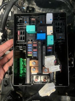 Hộp cầu chì khoang động cơ Honda CRV hàng bãi