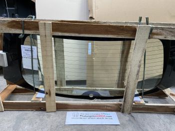 Kính lưng, kính hậu, kính chắn gió sau xe Honda CRV