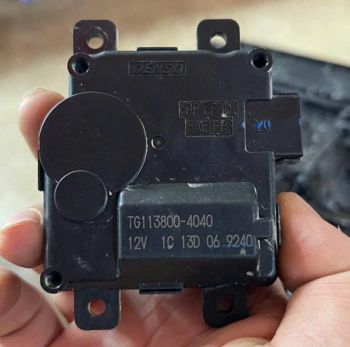 Mô tơ điều khiển chỉnh gió quạt điều hòa trong táp lô Honda Crv hybrid, Crv 1.5 2018 2021 2024 2025, Civic eHev hybrid, civic 1.5 tubo 2022 2023  2025, City 2021-2024, Hrv 2022, Hrv eHev hybrid 2025