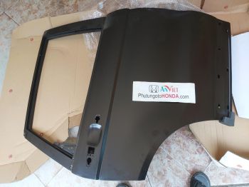 Cánh cửa sau bên lái xe honda CRV