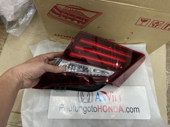 Đèn hậu trên cốp xe Honda ACCORD 2016-2018