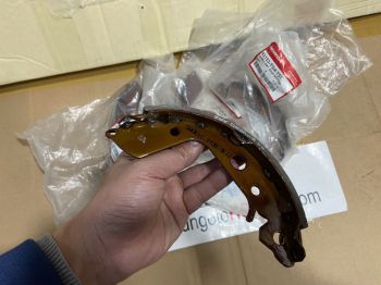 Guốc phanh sau xe Honda BRIO