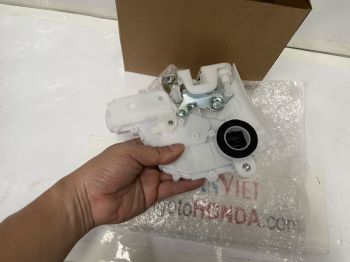 Khóa ngậm cửa xe Honda CRV 2009-2011