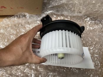 Mô tơ và cánh quạt lồng sóc trong táp lô xe Honda CRV 2018-2023