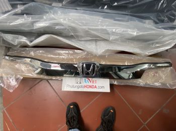 Ốp mạ cốp sau xe Honda CRV 2016-2017 chính hãng